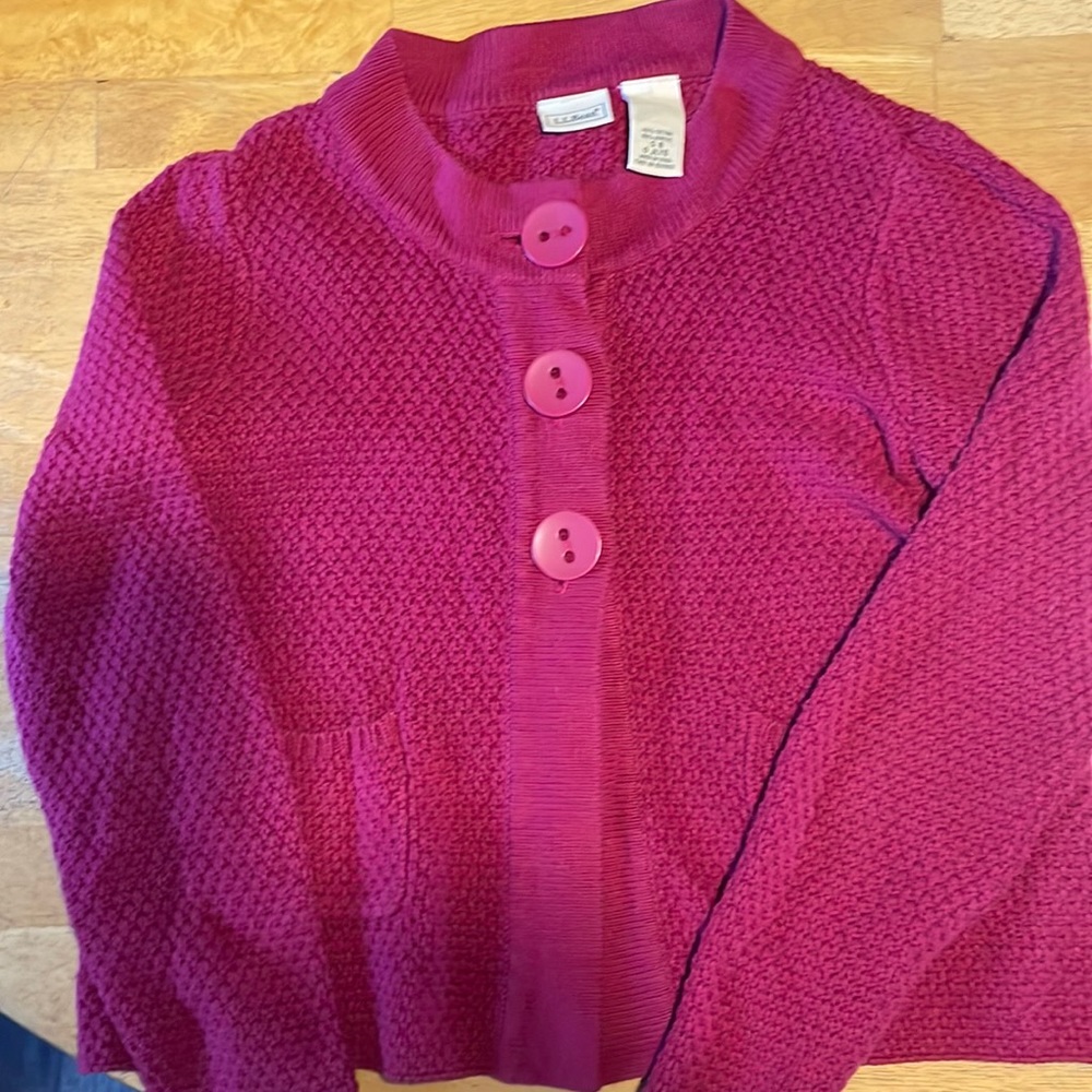 LLBean Button front sweater. Girls size 8.
